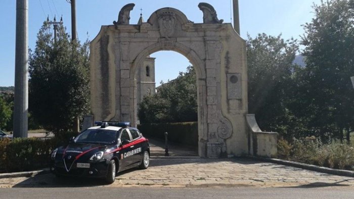 montella coltivazione e detenzione di sostanze stupefacenti denunciato 46enne