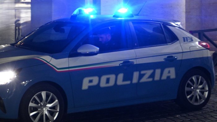 la corsa in ospedale sull auto della polizia grazie a quegli angeli in divisa