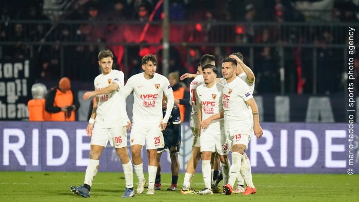 il benevento vince in casa della cavese tutte le foto del match