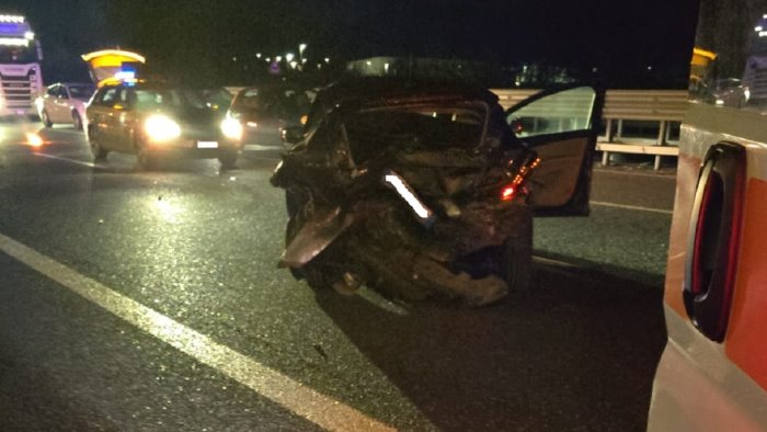 due gravi incidenti in autostrada a pontecagnano perde la vita un 25enne