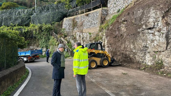 frana a cetara riaprira a senso unico alternato alle 18 la ss163