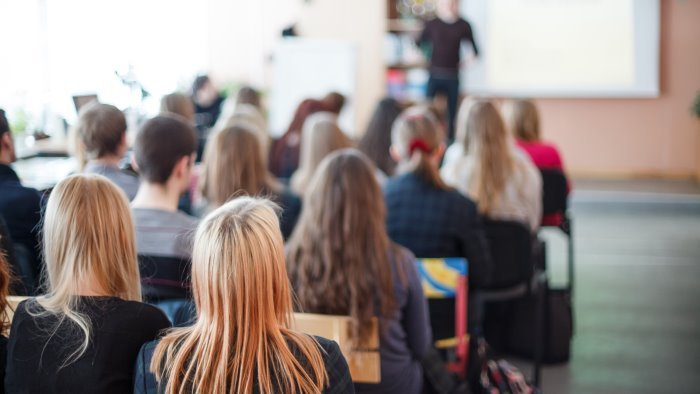 studenti napoletani insultati a venezia le scuse del sindaco brugnaro