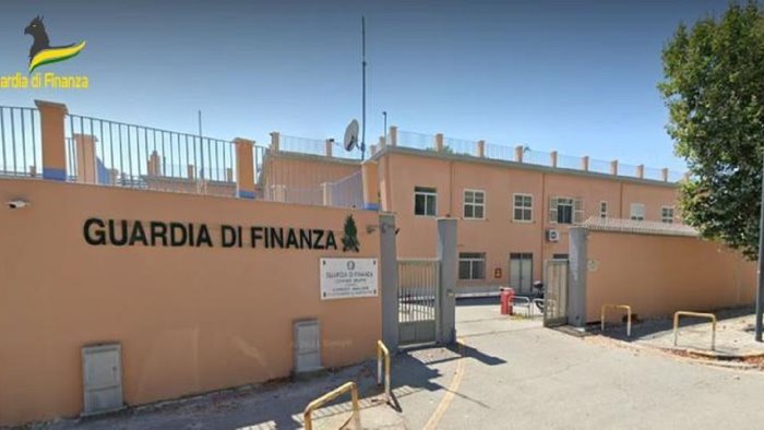 controlli interforze nel salernitano chiusi 4 locali e sequestrati alimenti