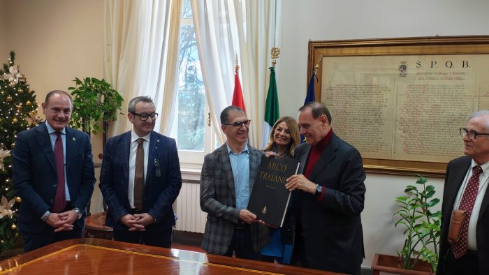 premio eccellenze sannite lions club benevento host per il professor catalano