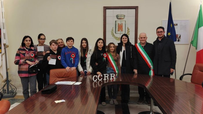 la studentessa francesca ferri e il nuovo sindaco junior di castelvenere