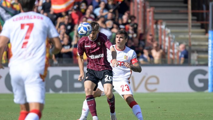 catanzaro salernitana la curva giallorossa restera in silenzio la motivazione