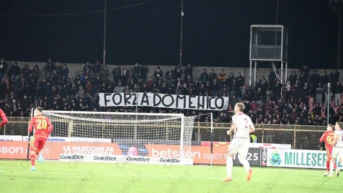 catanzaro salernitana solidarieta granata al tifo giallorosso