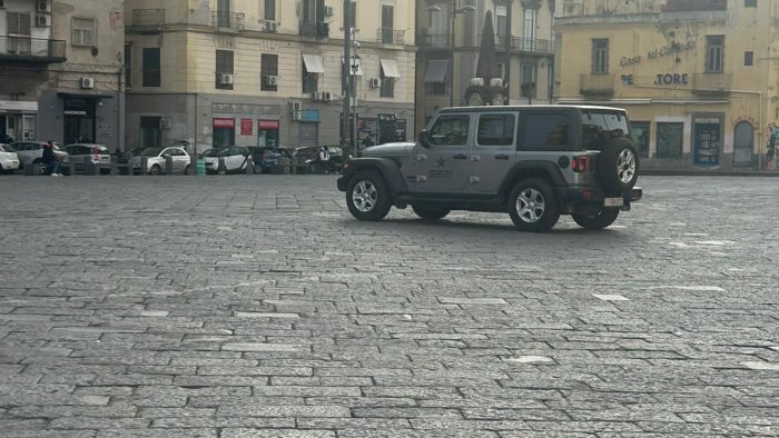 presidio fisso dell esercito in piazza dante a napoli plauso del comune