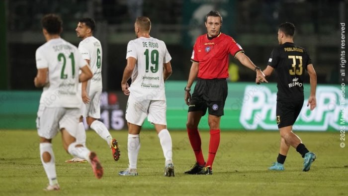 l arbitro di avellino sorrento due precedenti un pari e un ko per i lupi