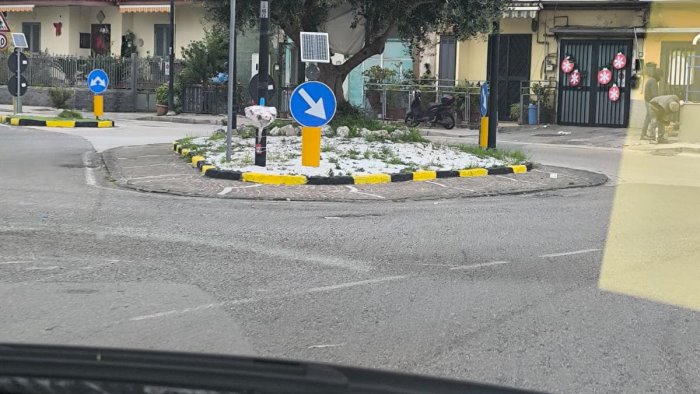 scafati santocchio le luci lampeggianti abbagliano i cittadini