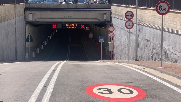 tunnel dopo 17 anni l inaugurazione del sottopasso di piazza garibaldi