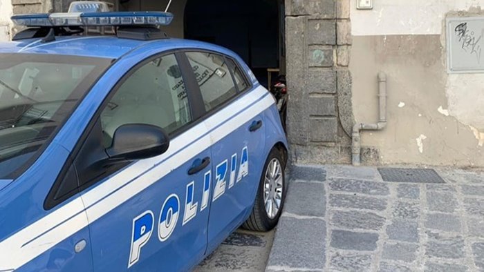 napoli porta capuana sorpreso con la droga e arrestato