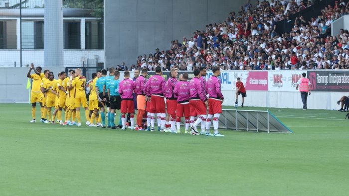 modena salernitana fischia perenzoni due precedenti amari per i granata