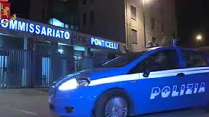 ponticelli droga nascosta persino all interno del water arrestato