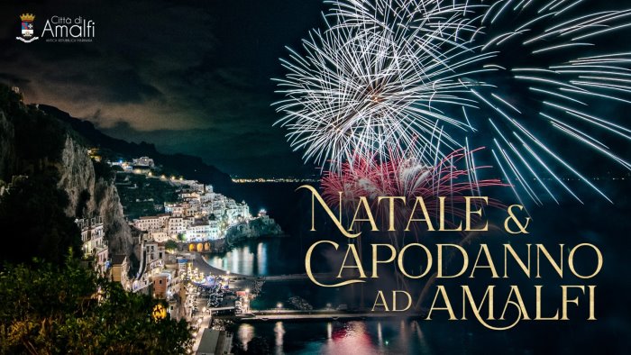 la magia del natale illumina amalfi si trasforma in un mondo incantato