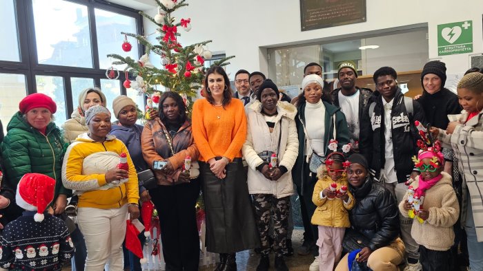 baronissi albero di natale speciale decorato dagli ospiti del sai