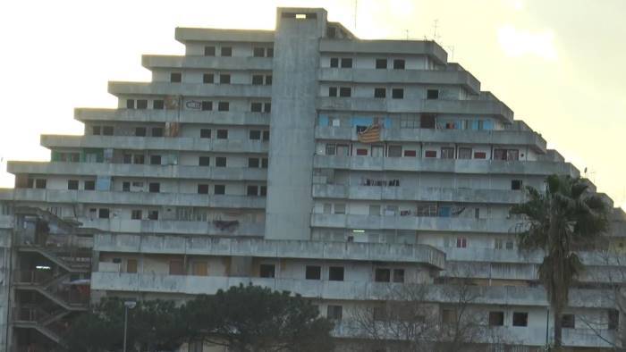 buonanno abbattiamo l edificio di gomorra