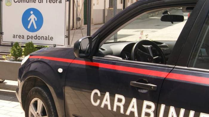 carnevale a teora sequestrate 250 bombolette spray illegali