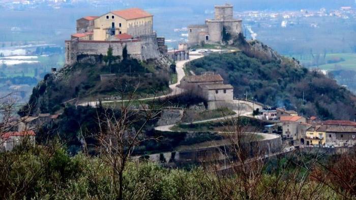 coronavirus scuole chiuse venerdi e sabato a montesarchio