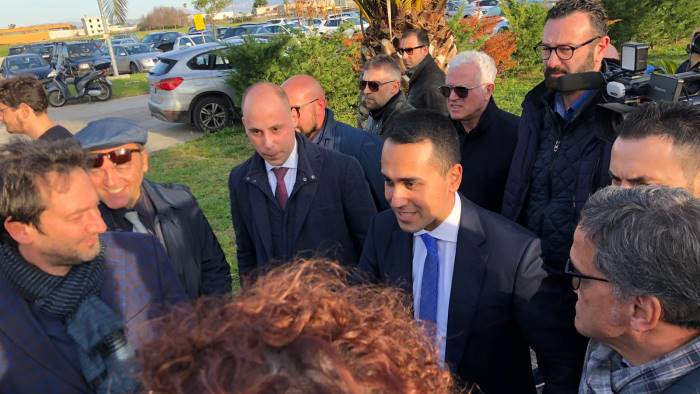 di maio incontra lavoratori ex treofan contate su di me