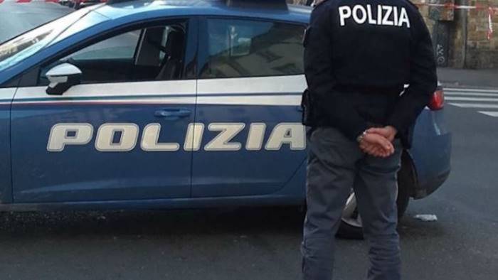 cava de tirreni minaccia la madre per soldi denunciato