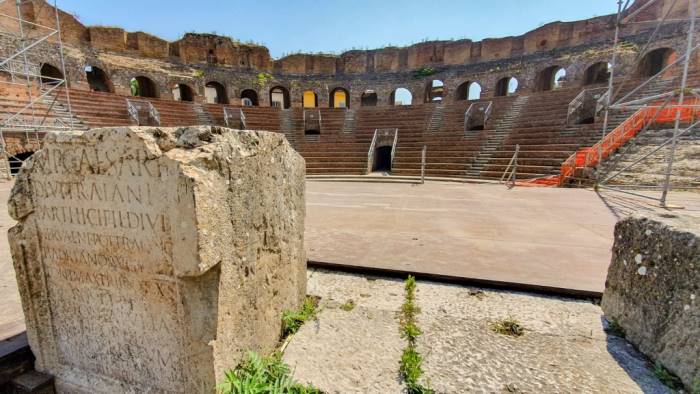 san valentino al teatro romano amore tra storia e cultura