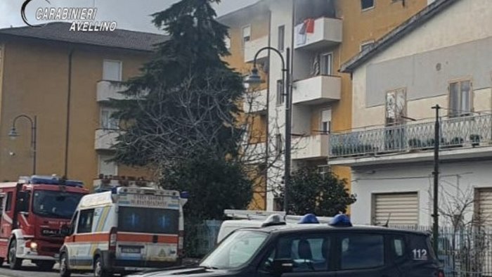 fiamme in un appartamento a lacedonia paura ma nessun ferito