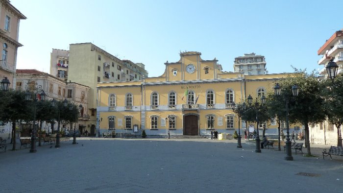 nocera il mercatino rionale resta in centro