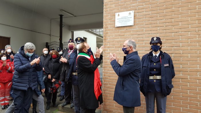 edificio dei servizi intitolato a giovanni palatucci foto