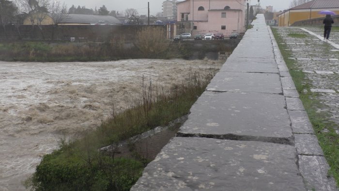 sannio maltempo fiumi in piena e torrenti straripati foto