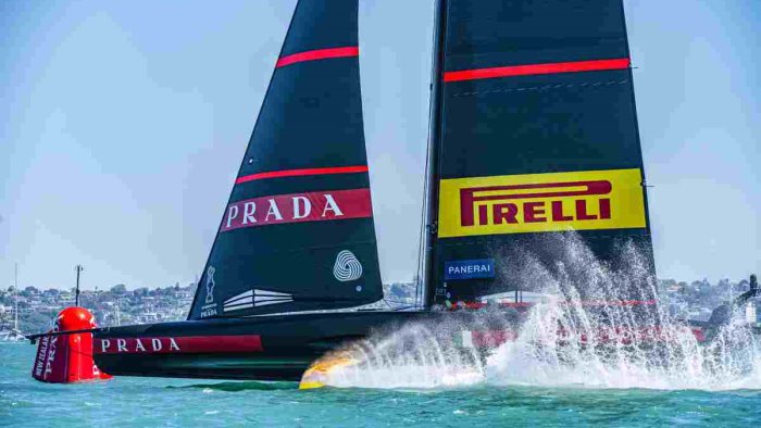 luna rossa avanti 2 0 su ineos nella finale della prada cup