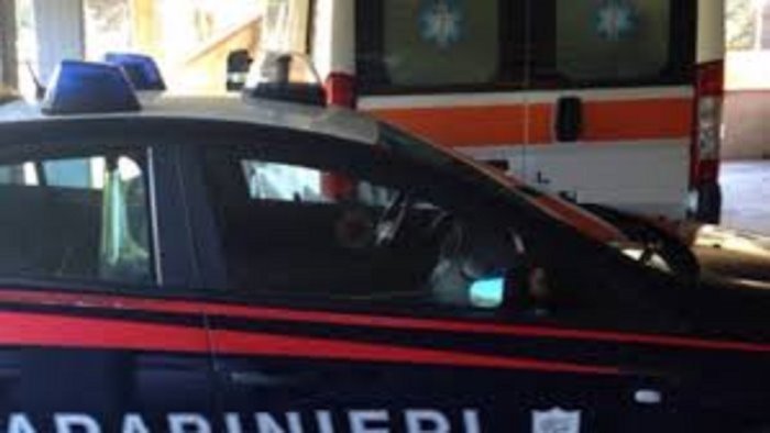 probabile malore alla guida sbanda e muore in auto