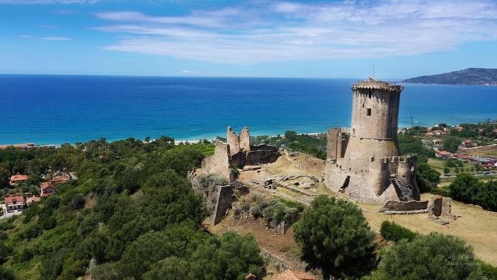 artbonus dall irpinia una donazione per il parco paestum velia