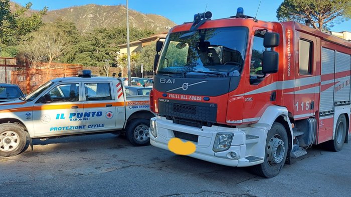 baronissi rubinetti lasciati aperti scuola media allagata