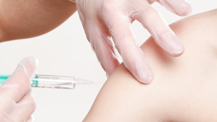 vaccini tra le priorita operatori e utenti servizi sociali