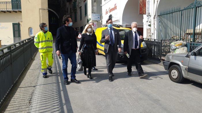 frana ad amalfi m5s stop opere tampone