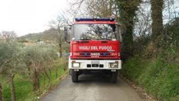 vigili del fuoco sedi in condizioni precarie manca tutto