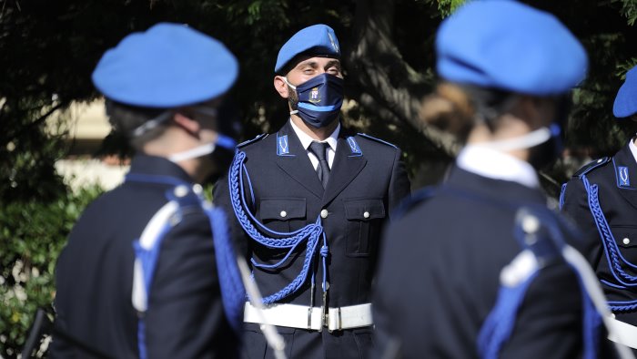 carceri palermo 2 agenti aggrediti all ucciardone