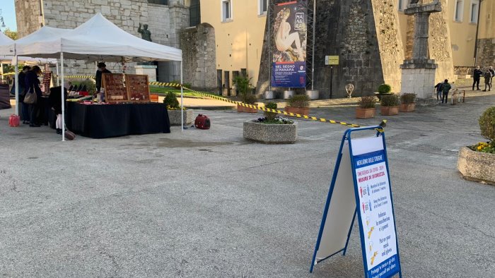 riecco i mercatini in piazza iv novembre