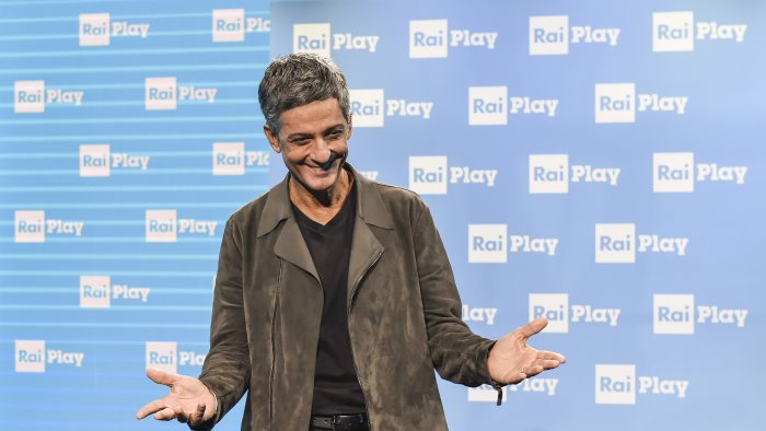 sanremo fiorello amadeus e bravo come una mamma