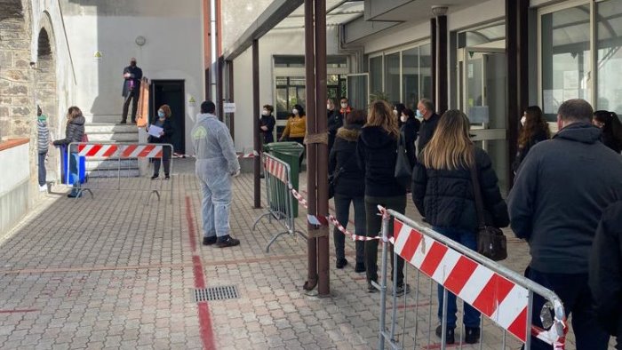 scuola 600 bambini aderiscono allo screening a pellezzano