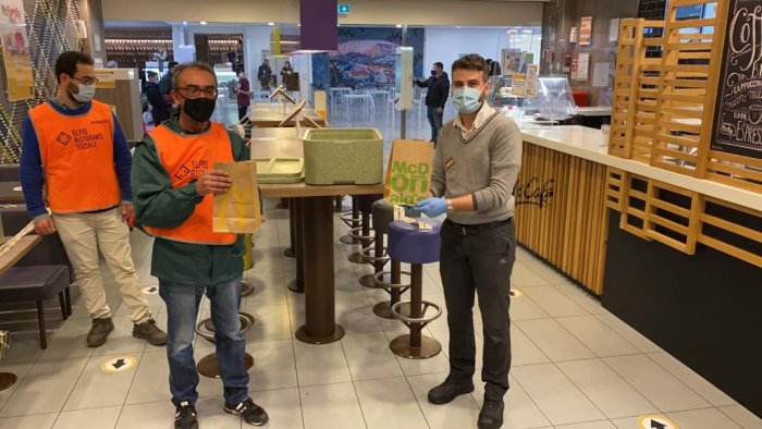 a salerno e potenza mcdonald s dona 400 pasti a settimana