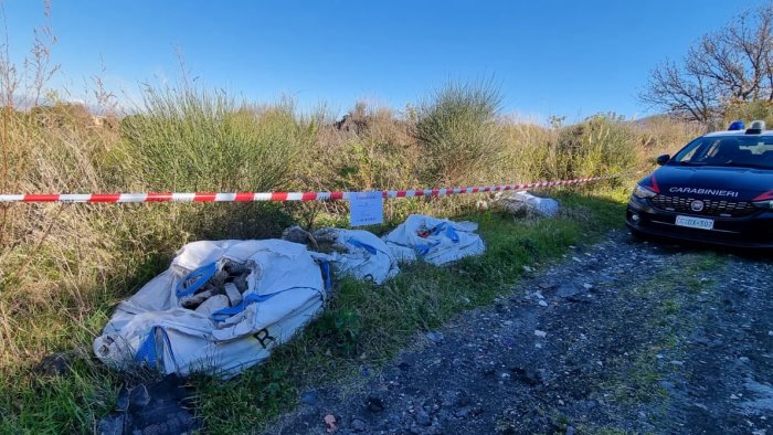 ercolano sequestrate sei discariche abusive alle pendici del vesuvio