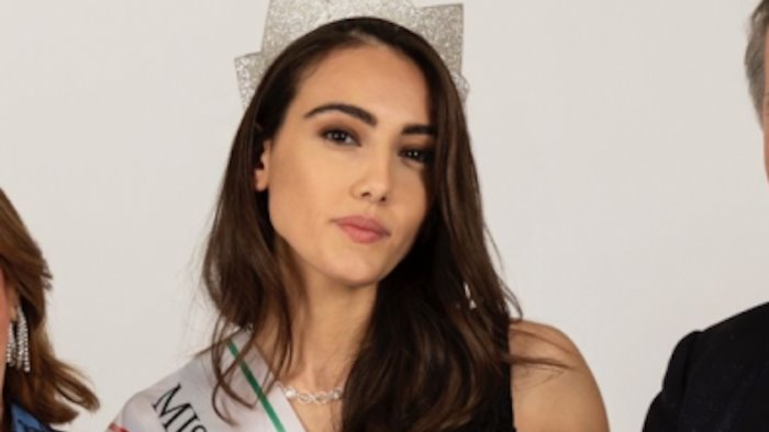 la napoletana zeudi di palma e miss italia la 20enne arriva da scampia