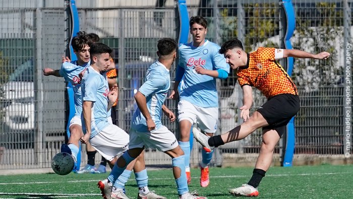 under 17 gioia del benevento contro il napoli il derby lo decide perlingieri