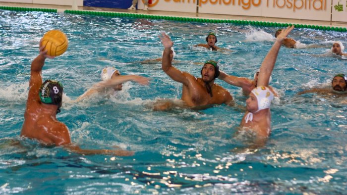 pallanuoto a1 la nuova formula divide le due squadre campane