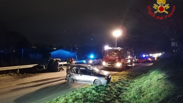 grave incidente sulla variante polizia e ambulanze sul posto traffico bloccato