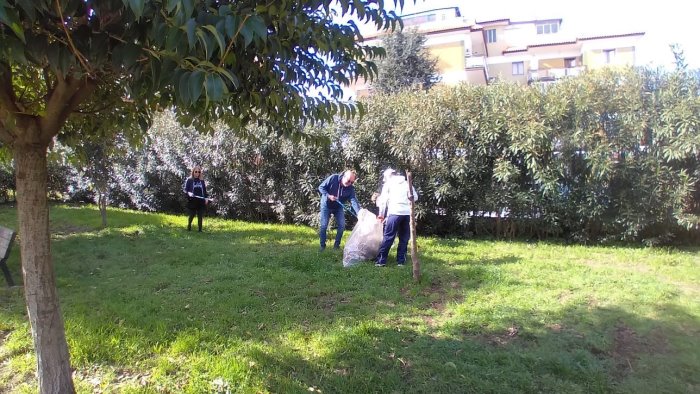 l impegno e la persistenza dei volontari antidegrado di napoli non si ferma