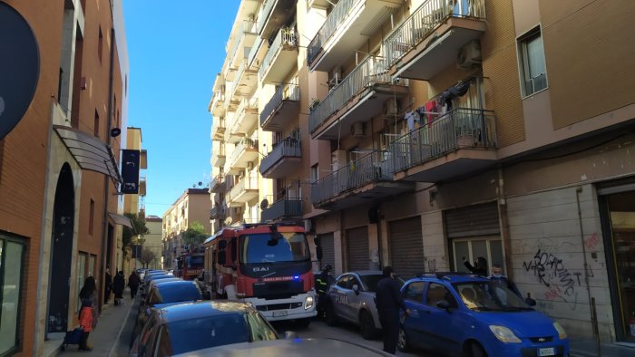 salerno incendio a torrione paura in via granozio