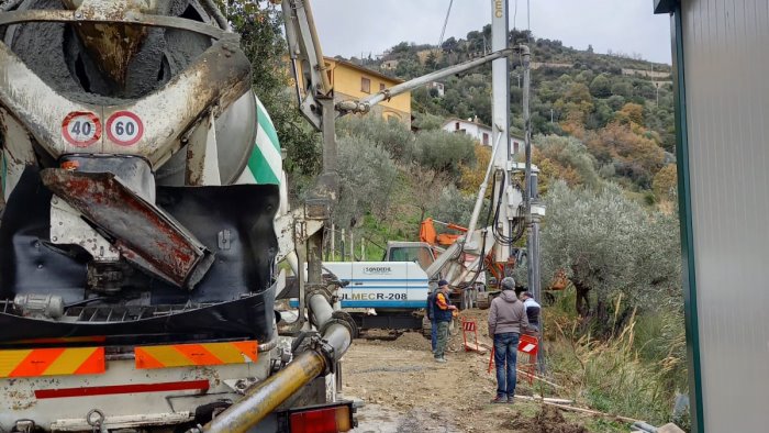 pollica continuano i lavori di messa in sicurezza lungo la sp 48